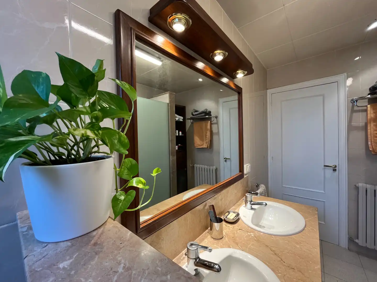 Bathroom of Houses for sale in Girona  with Air Conditioner, Heating and Private garden