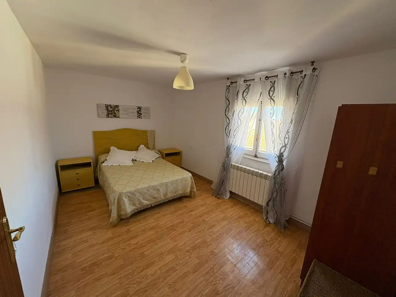 Habitación de Finca rústica en venta en San Esteban de Gormaz con Calefacción, Trastero y Amueblado