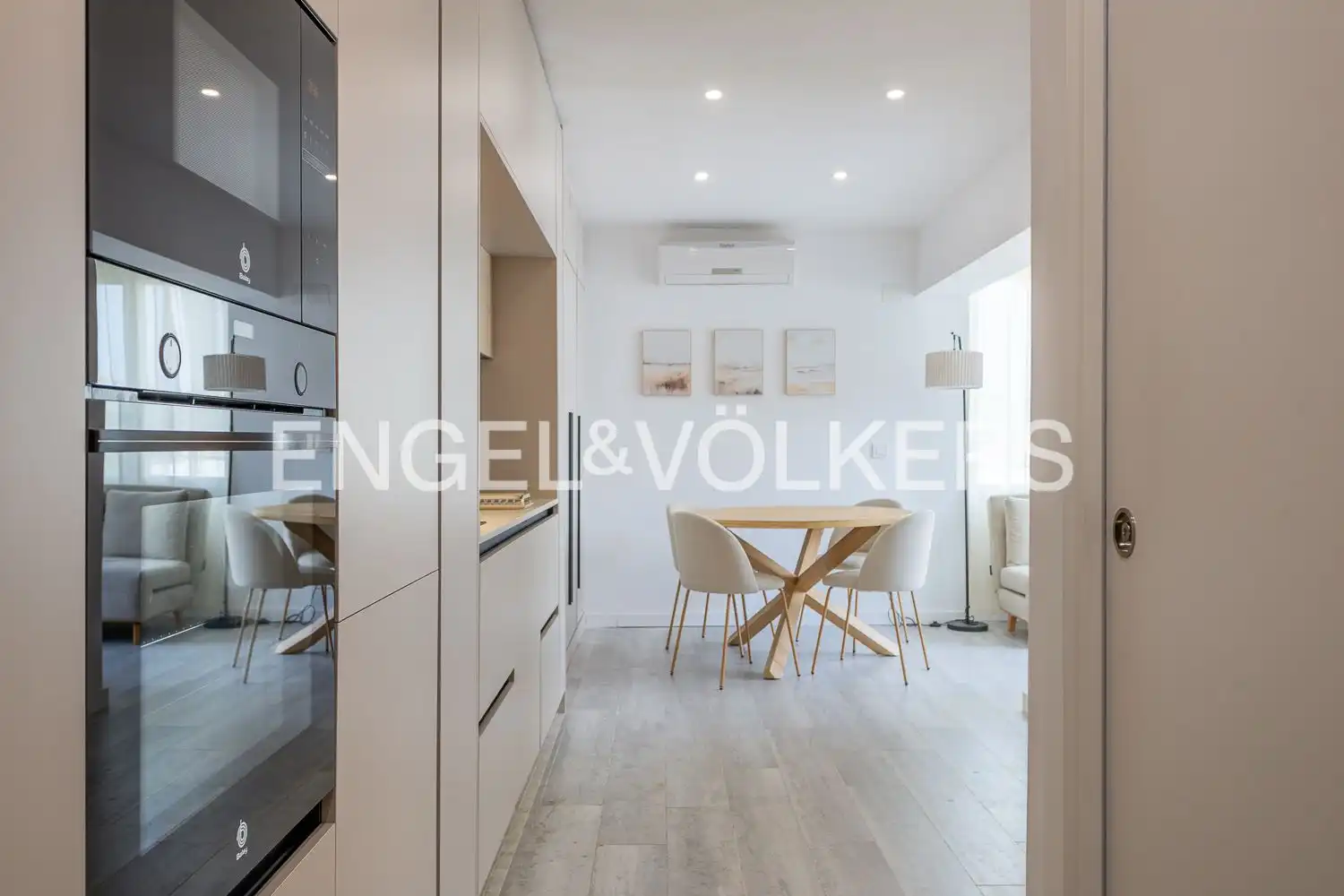 Menjador de Apartament de lloguer en Dénia amb Aire condicionat, Calefacció i Terrassa