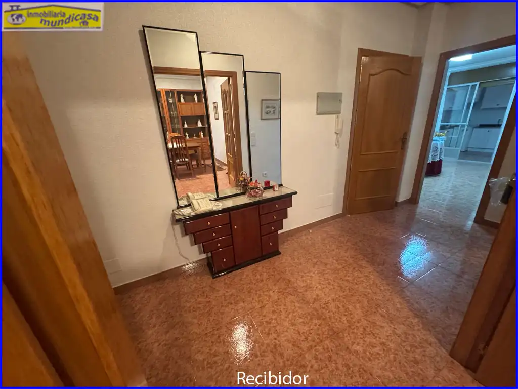 Casa amb terrassa en venda a Calle de Campoamor, imagen 2