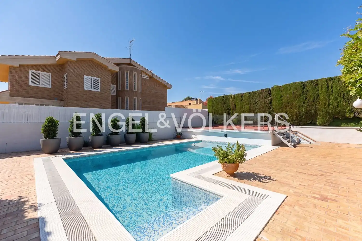 Piscina de Casa o xalet en venda en Torrent amb Aire condicionat, Calefacció i Jardí privat