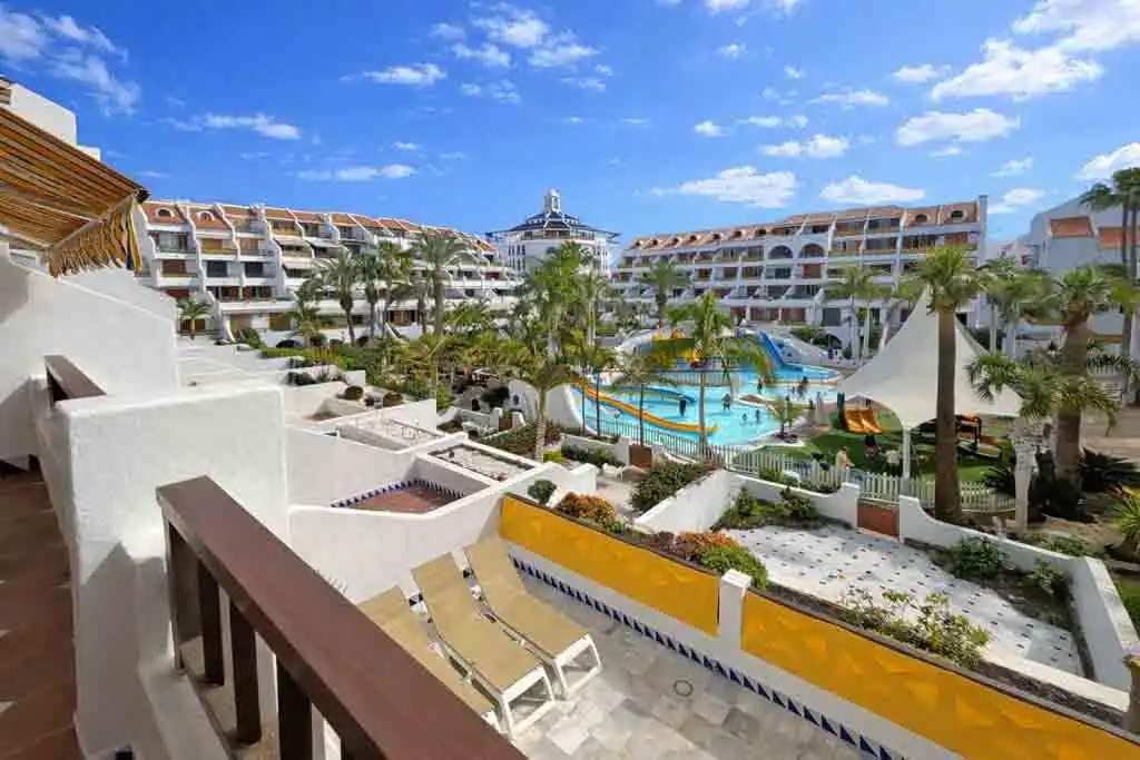 Apartamento con piscina en venta en Las Americas, imagen 2
