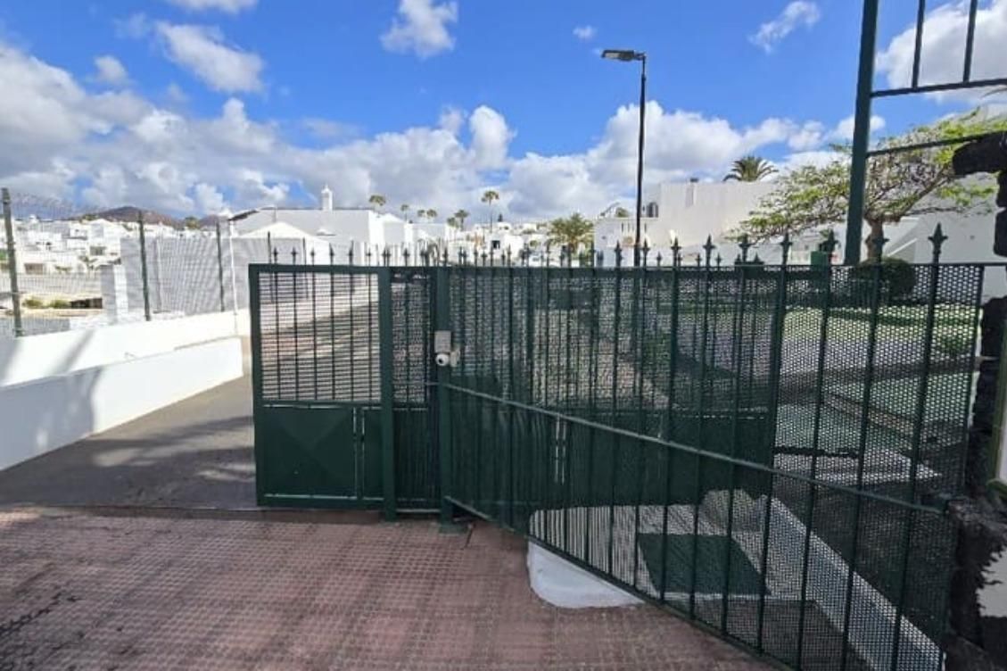 Vista exterior de Apartament en venda en Tías amb Piscina comunitària