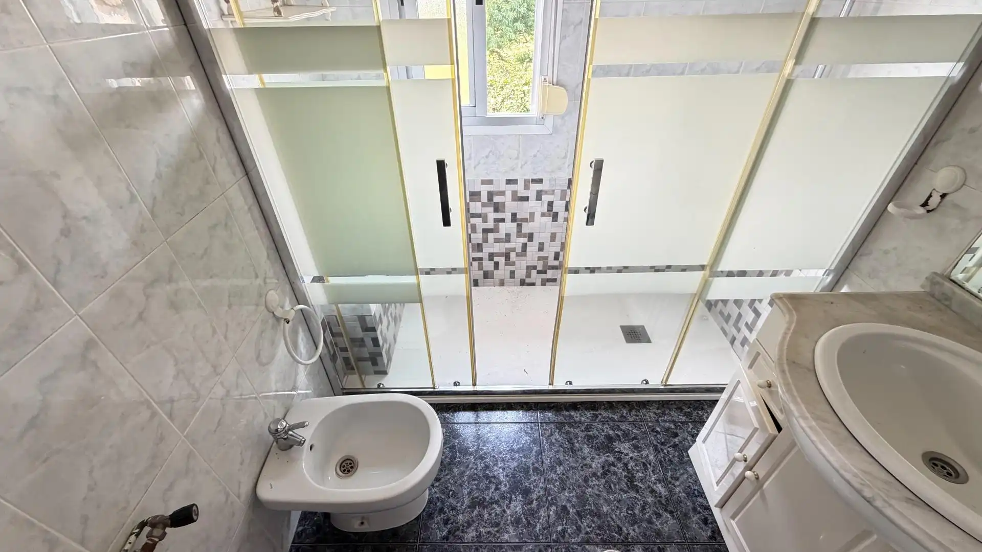 Bany de Casa o xalet en venda en Salceda de Caselas amb Calefacció, Traster i Moblat