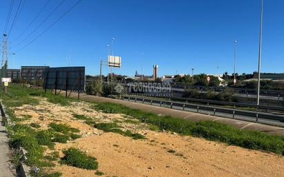 Vista exterior de Local en venda en  Huelva Capital