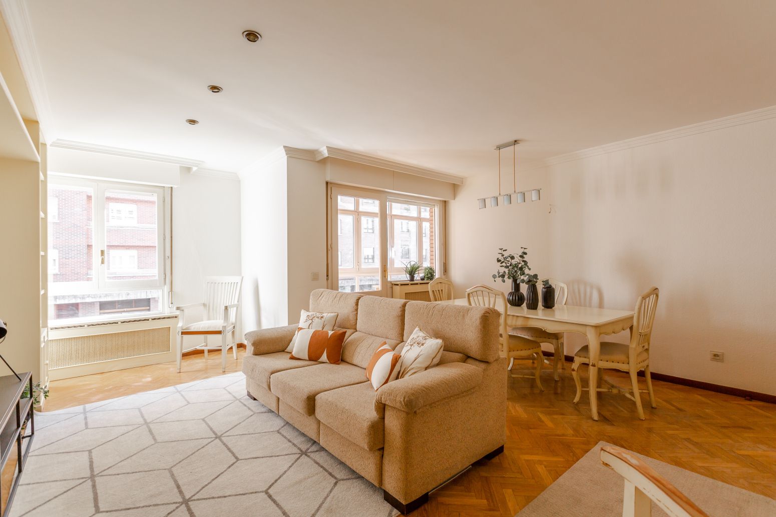 Living room of Flat for sale in  Pamplona / Iruña  with Heating, Parquet flooring and Terrace
