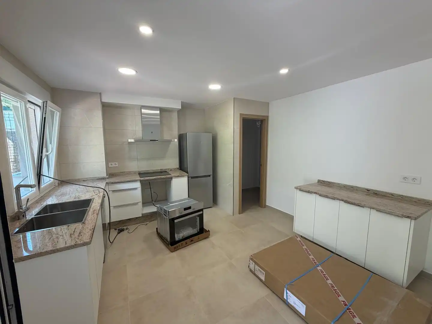 Cocina de Casa o chalet de alquiler en Lugo con Calefacción, Jardín privado y Parquet