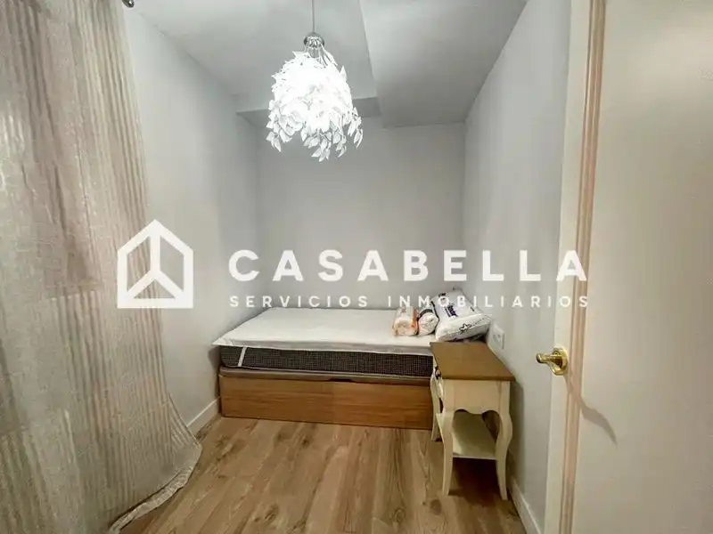 Flat for share in Valencia  with Air Conditioner, Heating and Furnished