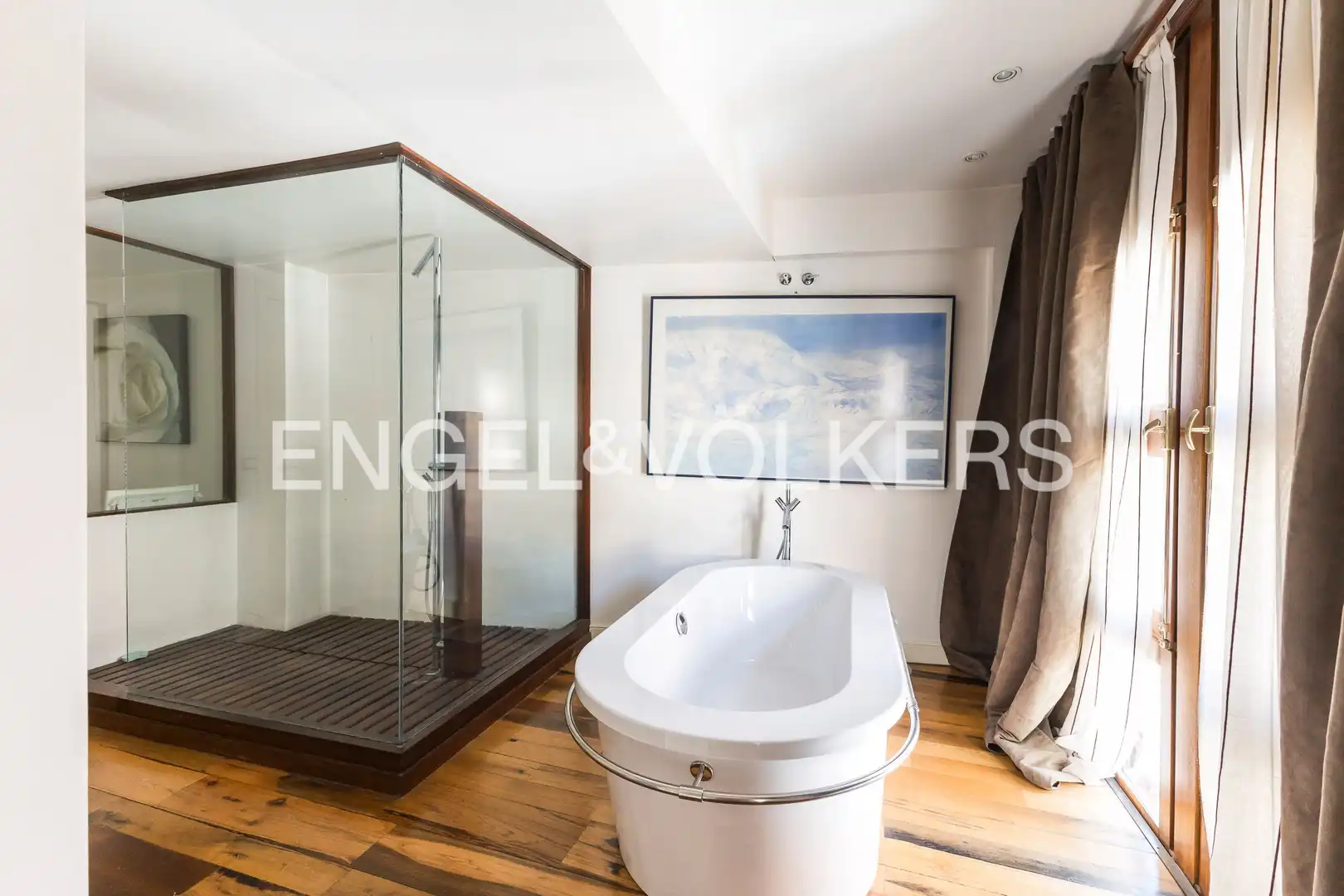 Bathroom of Houses for sale in Velilla de San Antonio  with Air Conditioner, Heating and Terrace