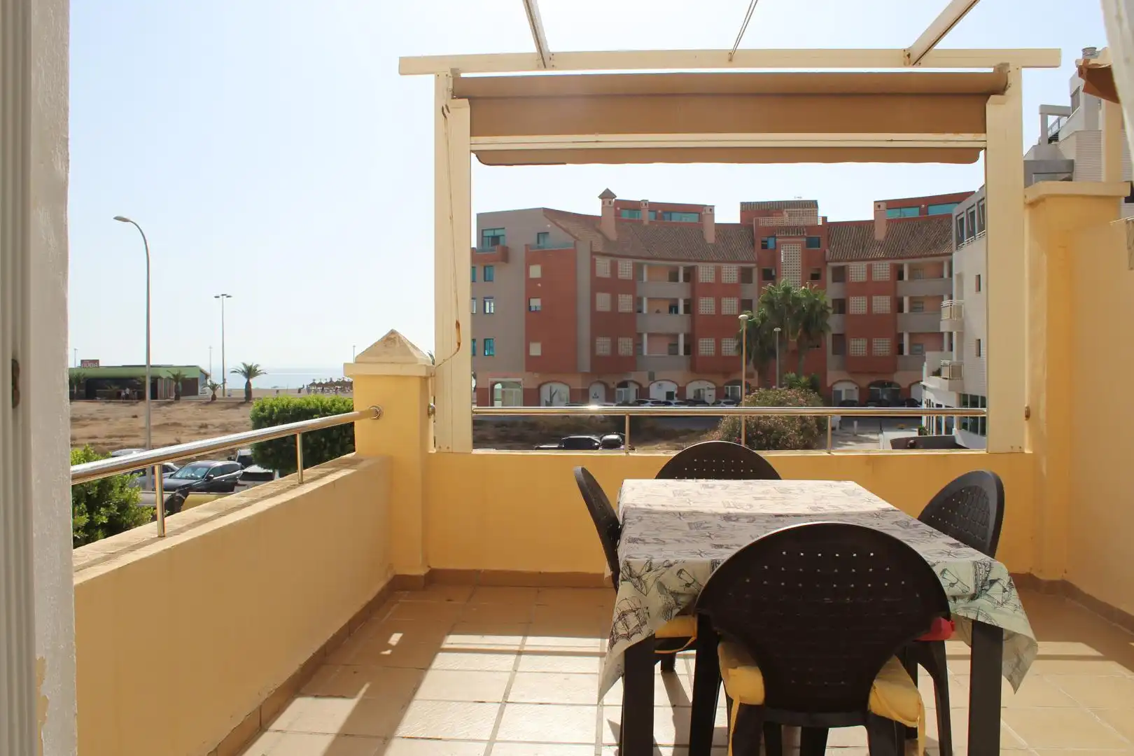 Terrassa de Apartament en venda en Roquetas de Mar amb Aire condicionat, Terrassa i Piscina