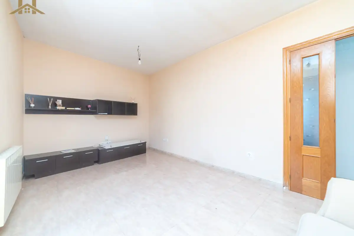Living room of Flat for sale in La Adrada   with Heating and Balcony