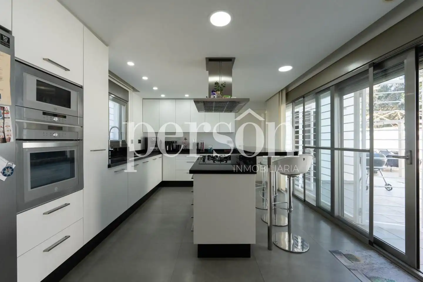 Cocina de Casa o chalet en venta en La Pobla de Vallbona con Aire acondicionado, Calefacción y Jardín privado