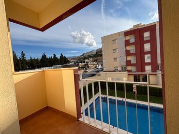 Flat with balcony for sale in Zona de la Vega
