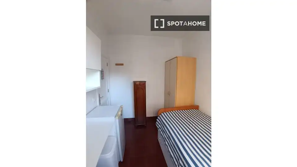 Room in Juan XXIII
