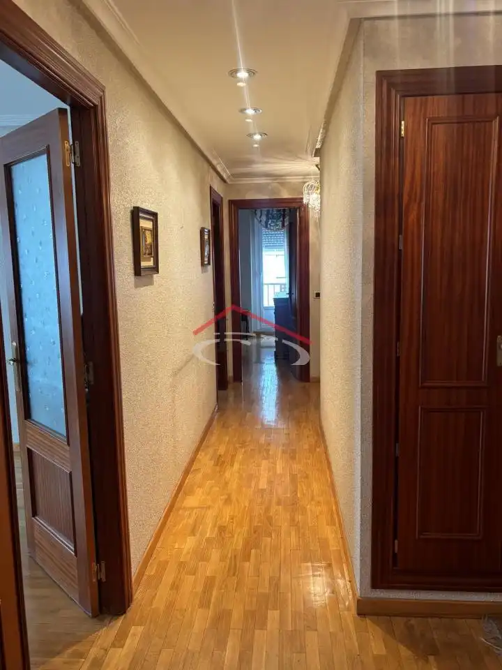 Piso en venta en León Capital  con Calefacción, Parquet y Terraza