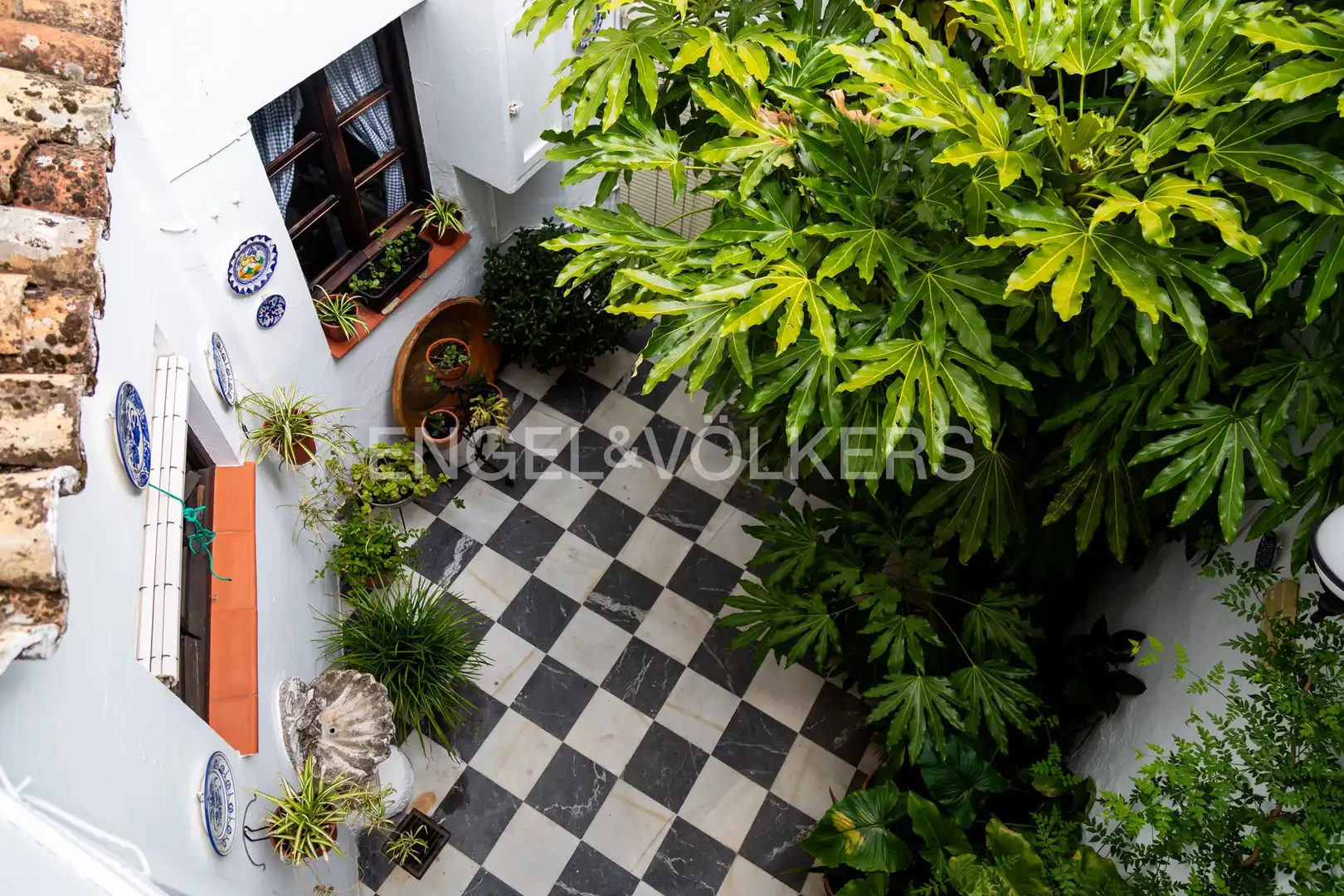 Garden of Houses for sale in Grazalema  with Air Conditioner, Heating and Storage room