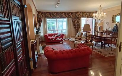 Sala d'estar de Casa adosada en venda en Berango amb Terrassa