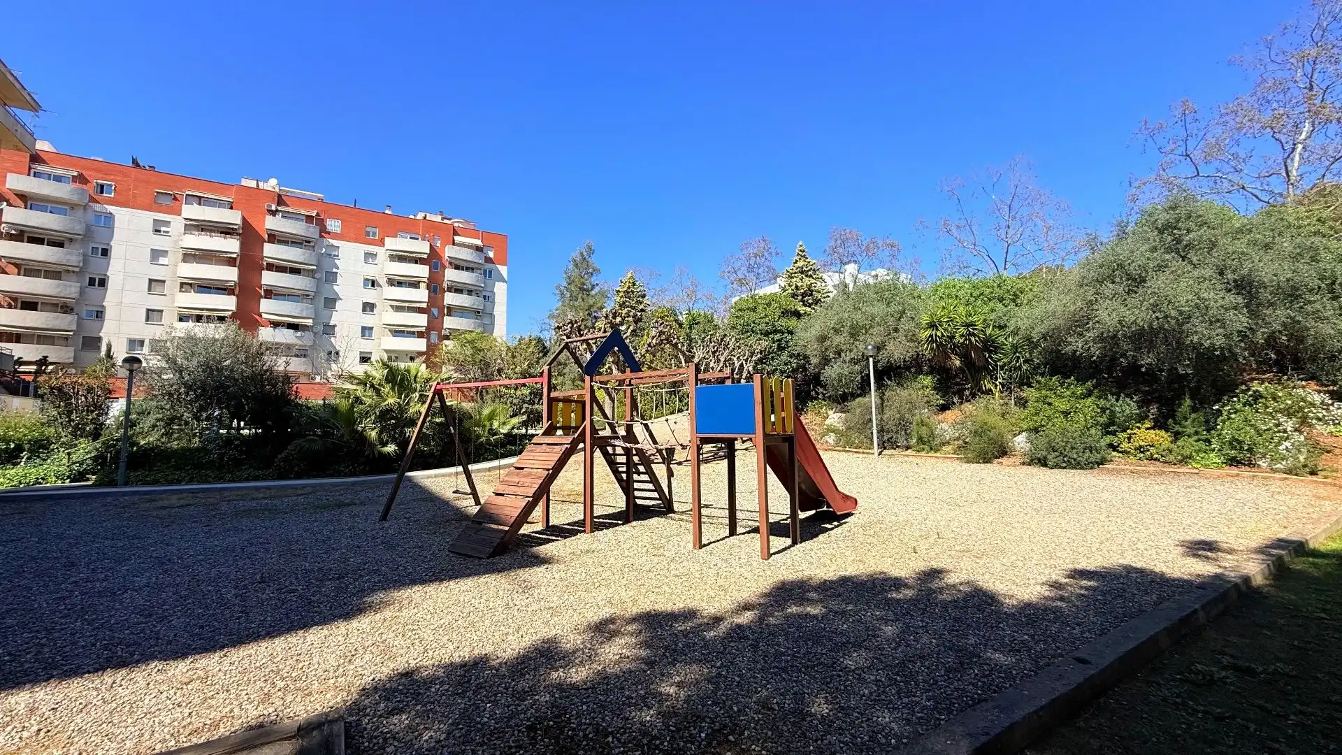 Dúplex en venda a Merçe rodoreda, Muntanyeta