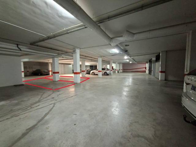 Garaje en Venta en Cúllar Vega