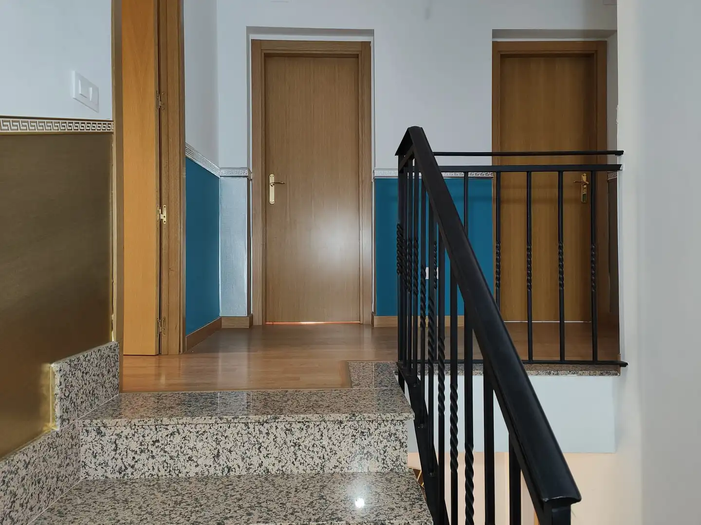 Casa adosada en venta en Cabezamesada con Calefacción, Parquet y Piscina