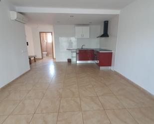 Cuina de Dúplex de lloguer en Santa Eulàlia de Ronçana amb Aire condicionat, Terrassa i Balcó