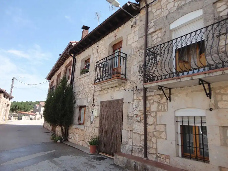 Vista exterior de Casa o chalet en venta en Arauzo de Miel con Calefacción, Trastero y Amueblado