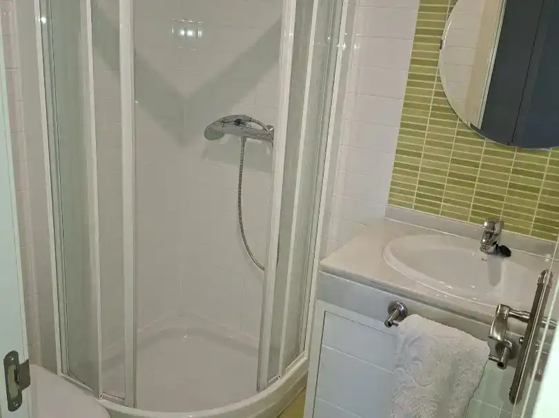 Bany de Pis en venda en Zona Monte El Pilar