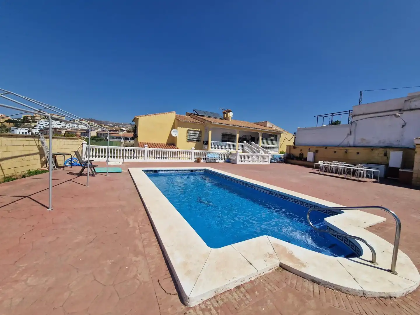Swimming pool of Houses for sale in Rincón de la Victoria  with Air Conditioner, Heating and Private garden