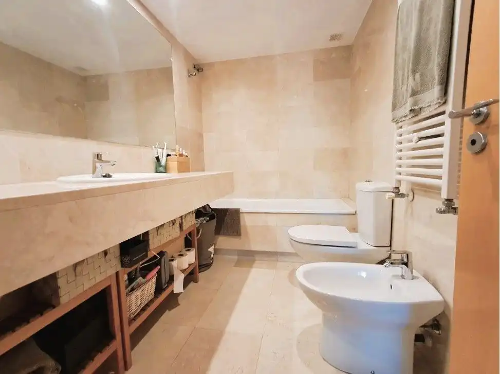 Bathroom of Flat for sale in Mataró  with Air Conditioner, Heating and Terrace