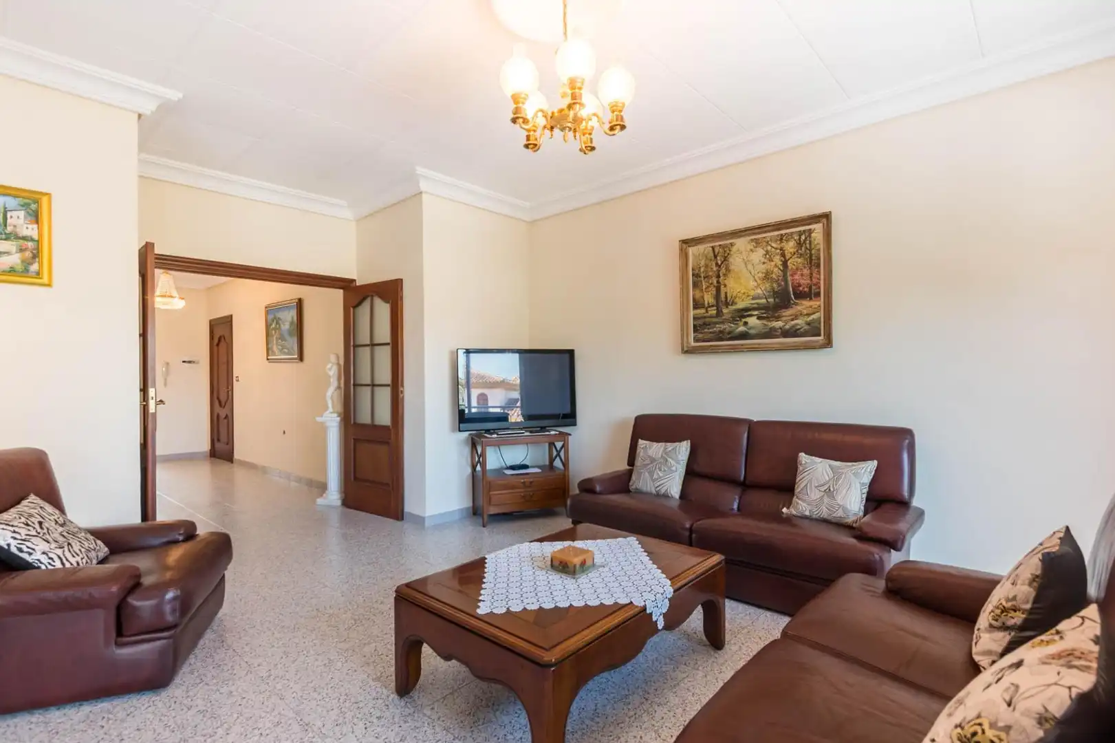 Sala d'estar de Casa o xalet en venda en Murcia amb Jardí privat, Terrassa i Moblat
