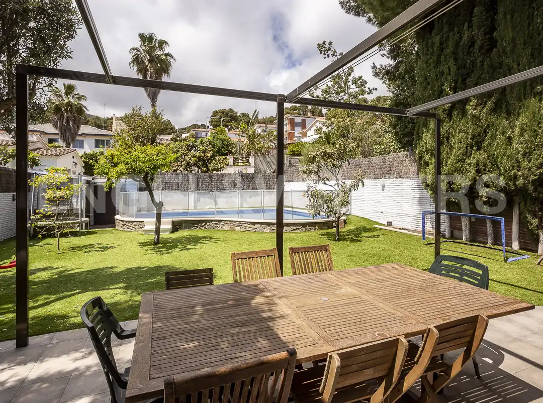 Garden of Houses for sale in Castelldefels  with Air Conditioner, Heating and Private garden
