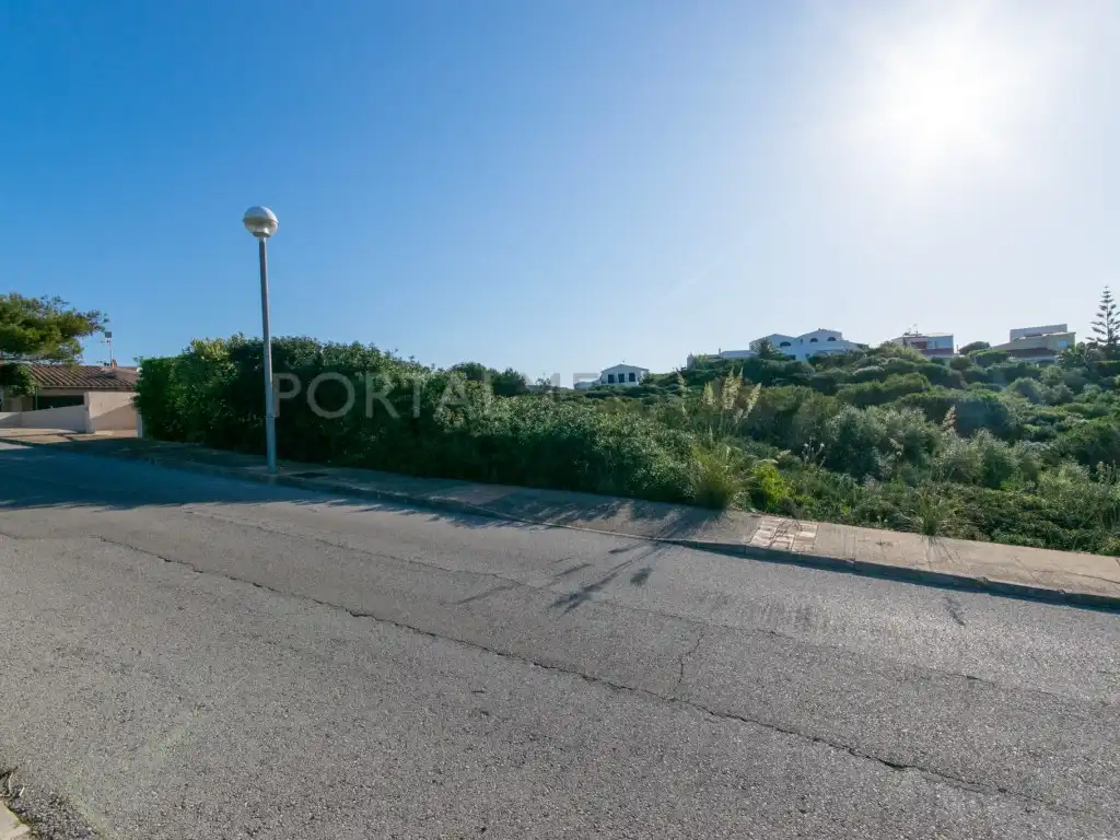 Terreno residencial en venta en Cala Llonga - Sa Mesquida