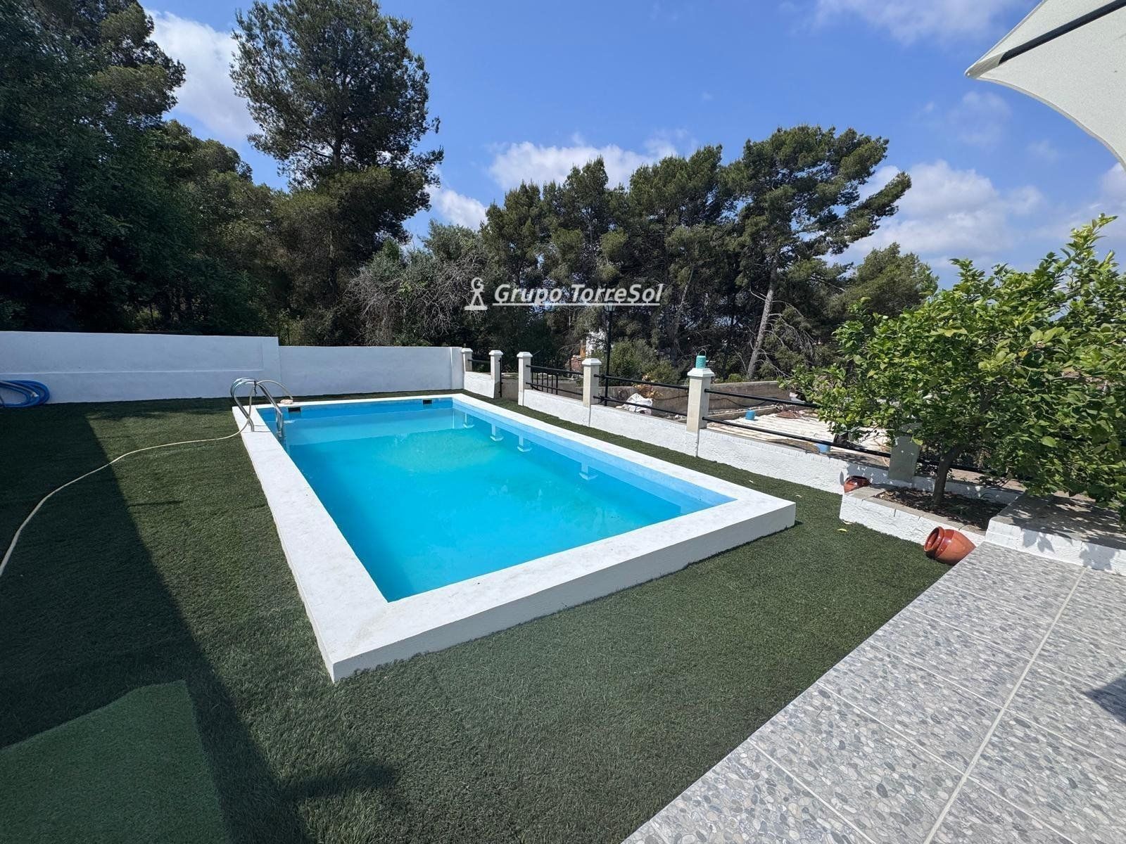 Piscina de Casa o xalet en venda en La Pobla de Montornès   amb Calefacció, Terrassa i Traster