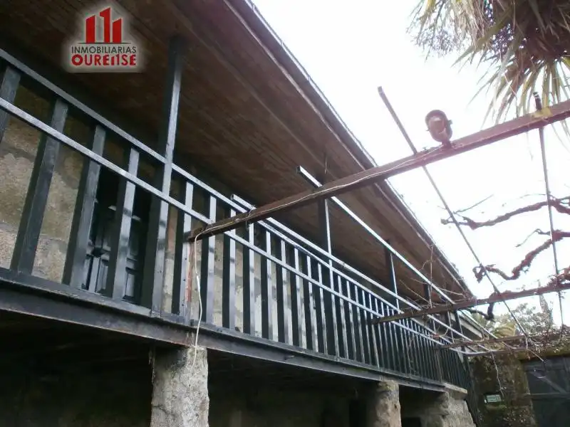 Vista exterior de Casa o chalet en venta en Amoeiro con Trastero y Balcón