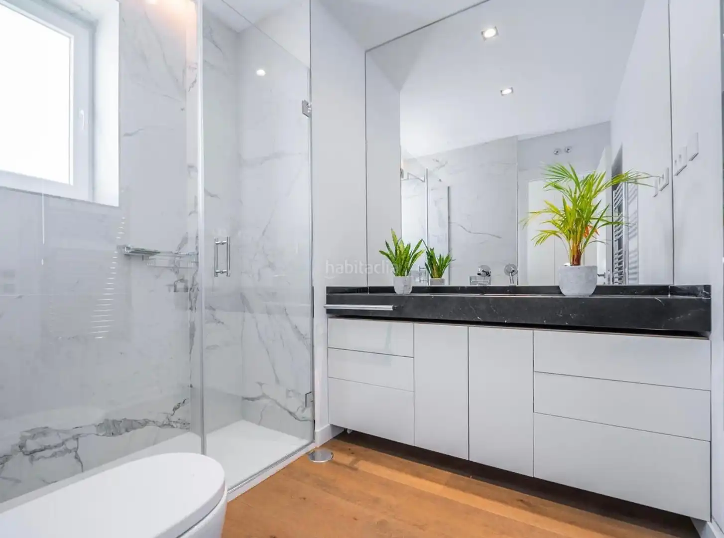 Badezimmer von Wohnung zum Verkauf in Barcelona mit Terrasse und Gemeinschaftspool