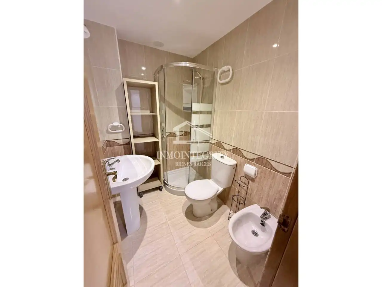 Apartamento con piscina en venta en Avenida Central, imagen 18