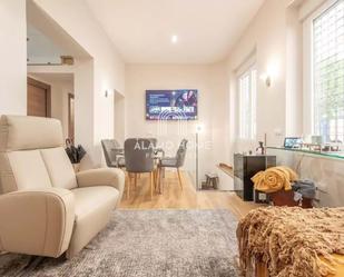 Living room of Flat to rent in  Madrid Capital  with Air Conditioner, Terrace and Furnished