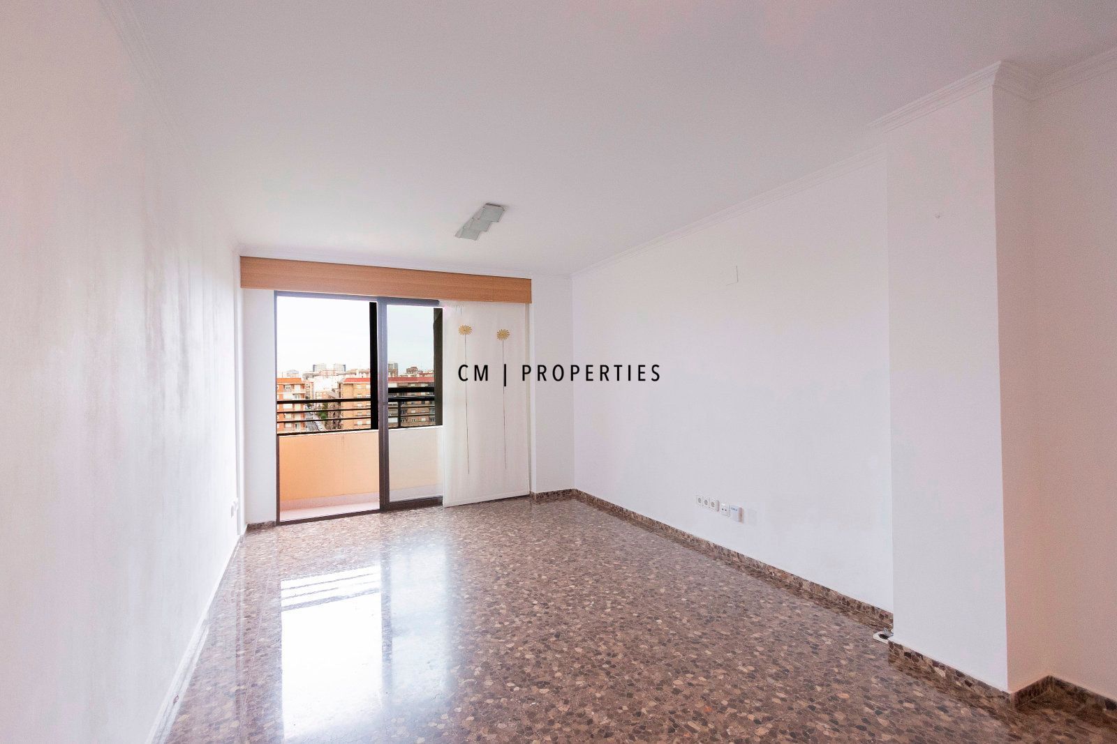 Exterior view of Flat to rent in  Valencia Capital  with Air Conditioner, Heating and Terrace