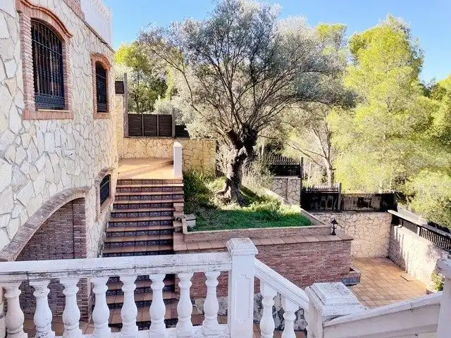 Vista exterior de Casa o xalet en venda en Benicasim / Benicàssim amb Aire condicionat, Jardí privat i Terrassa