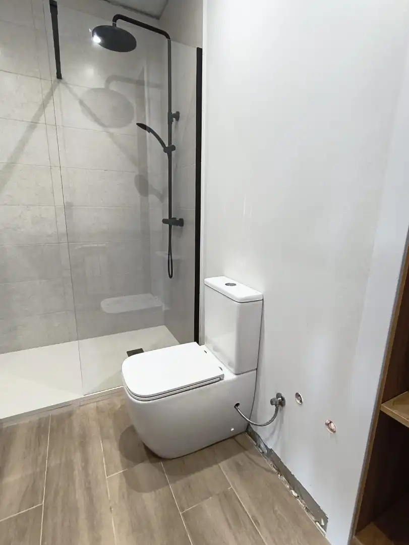 Badezimmer von Wohnung zum Verkauf in Berga mit Heizung, Terrasse und Balkon