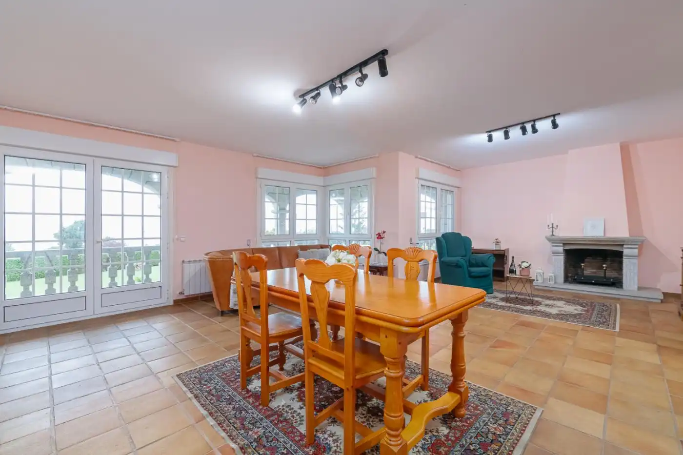 Comedor de Casa o chalet en venta en Bueu con Calefacción, Terraza y Amueblado