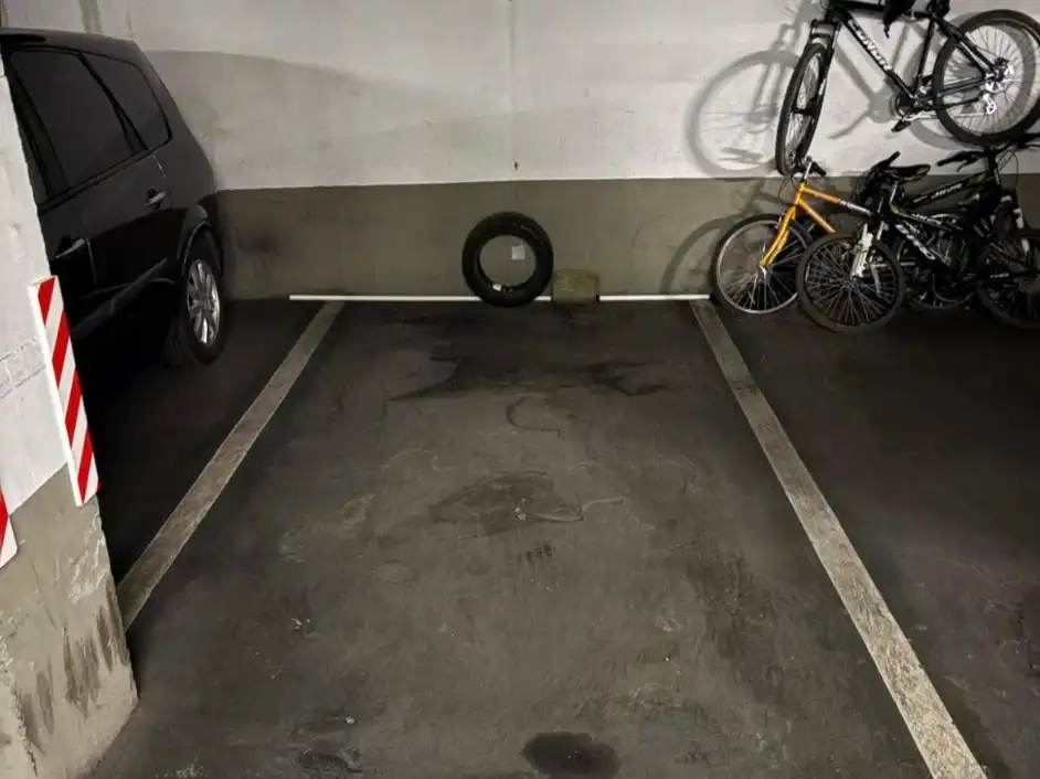 Garage for rent in Calle de Granada, 41, Pacífico