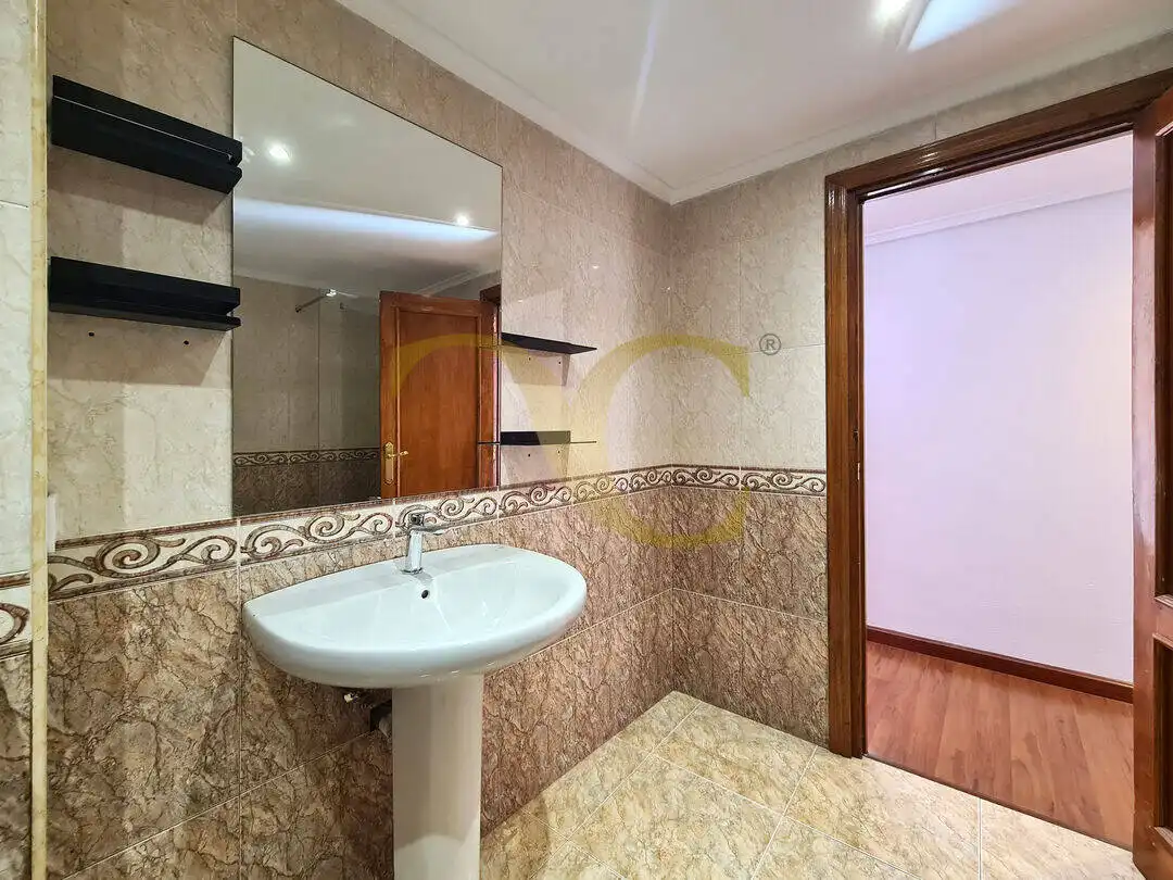 Bathroom of Flat for sale in Centro - Casco Histórico