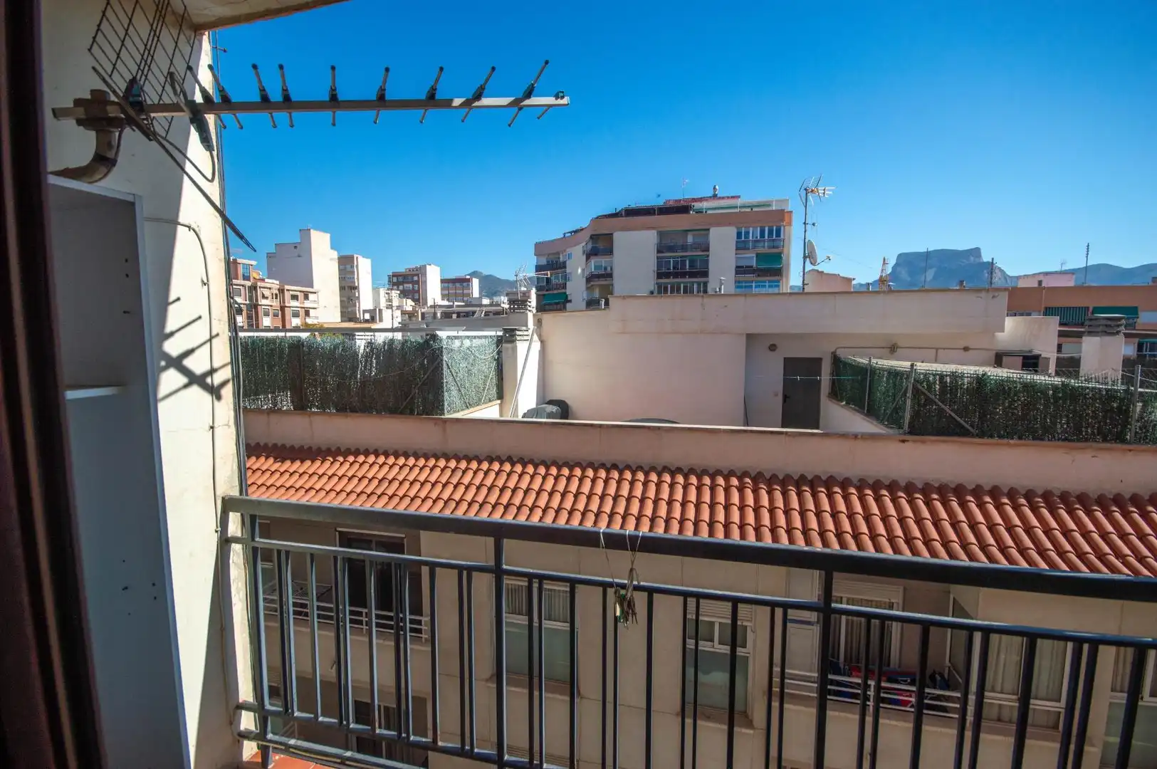 Vista exterior de Pis en venda en Elda amb Balcó