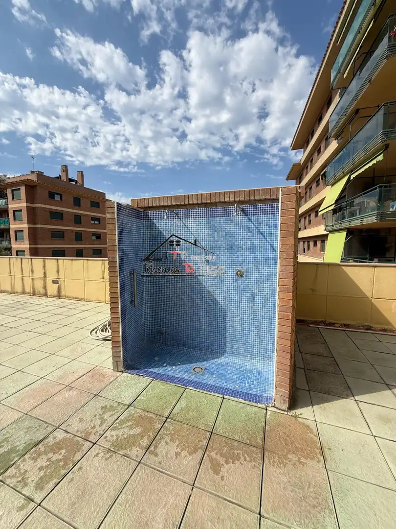 Piscina de Apartamento en venta en Benicarló con Terraza, Trastero y Amueblado