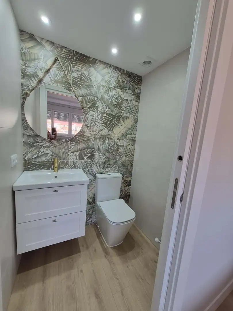 Baño de Piso de alquiler en San Andrés del Rabanedo con Calefacción y Terraza