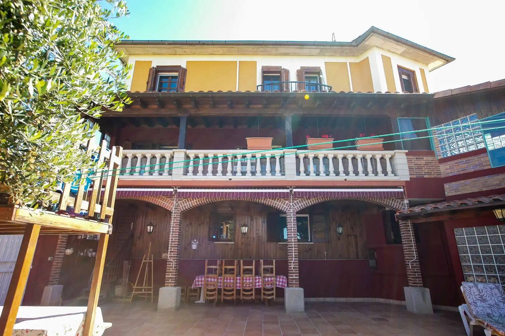 Houses for sale in Legarda  with Air Conditioner, Heating and Private garden
