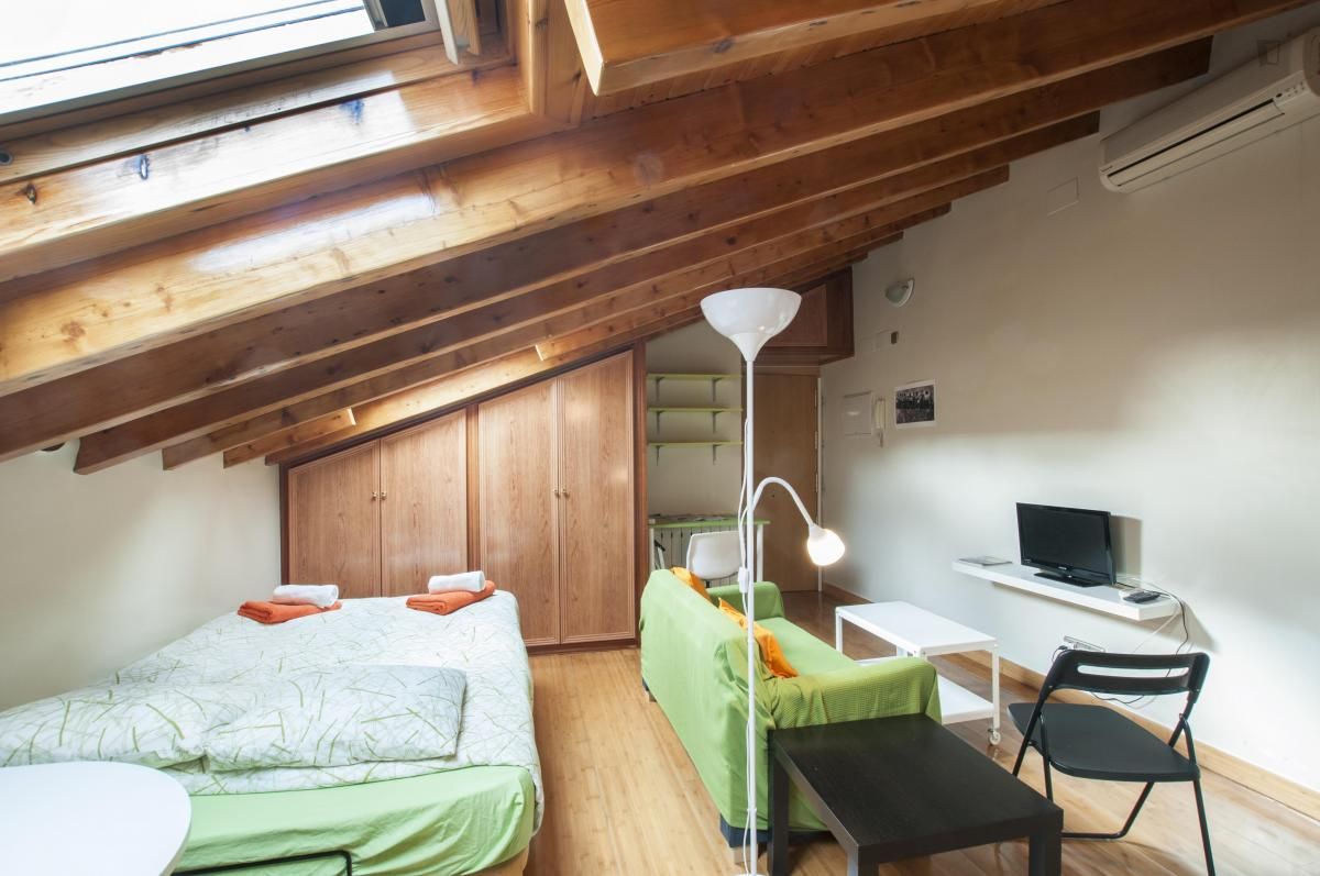 Estudio de alquiler en Universidad - Malasaña
