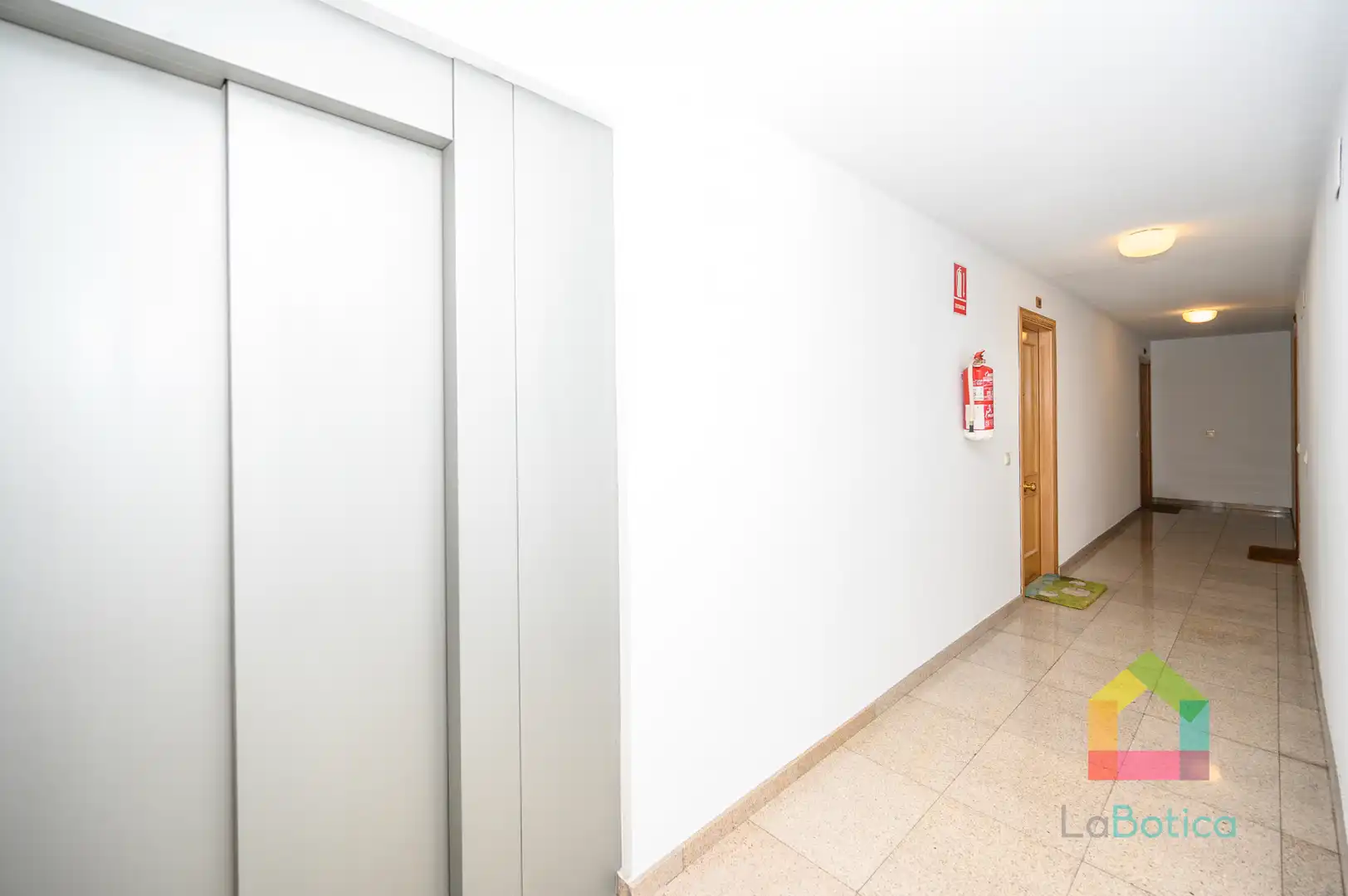 Apartament en venda en Toledo amb Aire condicionat, Moblat i Piscina comunitària