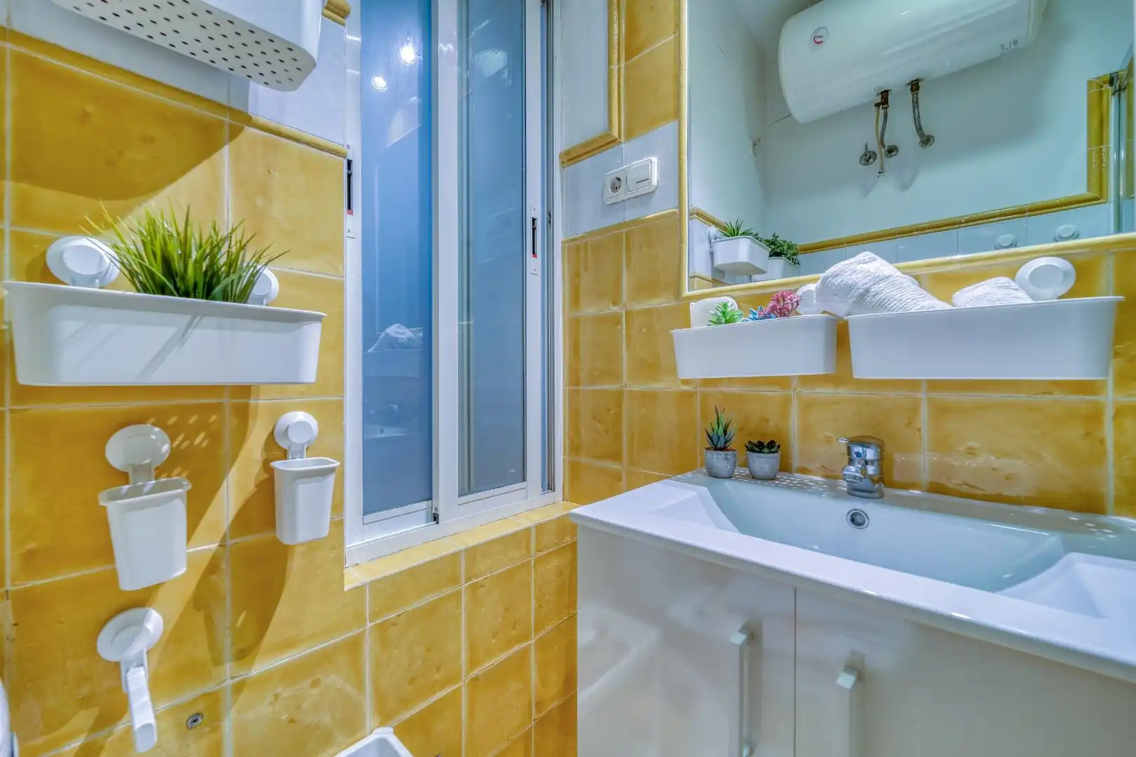 Badezimmer von Erdgeschoss zum Verkauf in Madrid mit Heizung und Terrasse